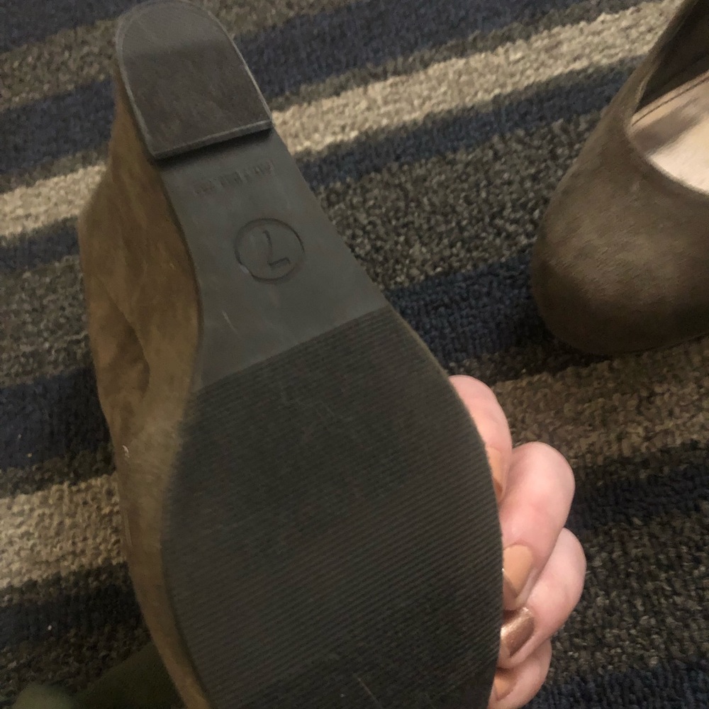 Suede wedge - Picture 3 of 3